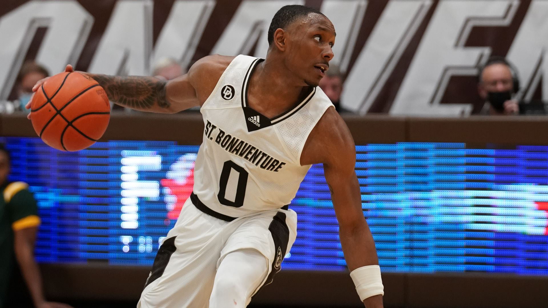 Lofton Sets Bona SingleGame Assists Record; SBU Wins Fourth Straight